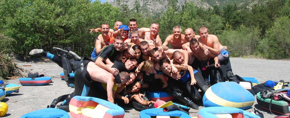 rafting-enterrement-vie-garcon-fille-1
